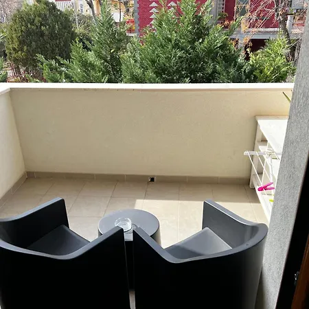 Amaretrani Trani